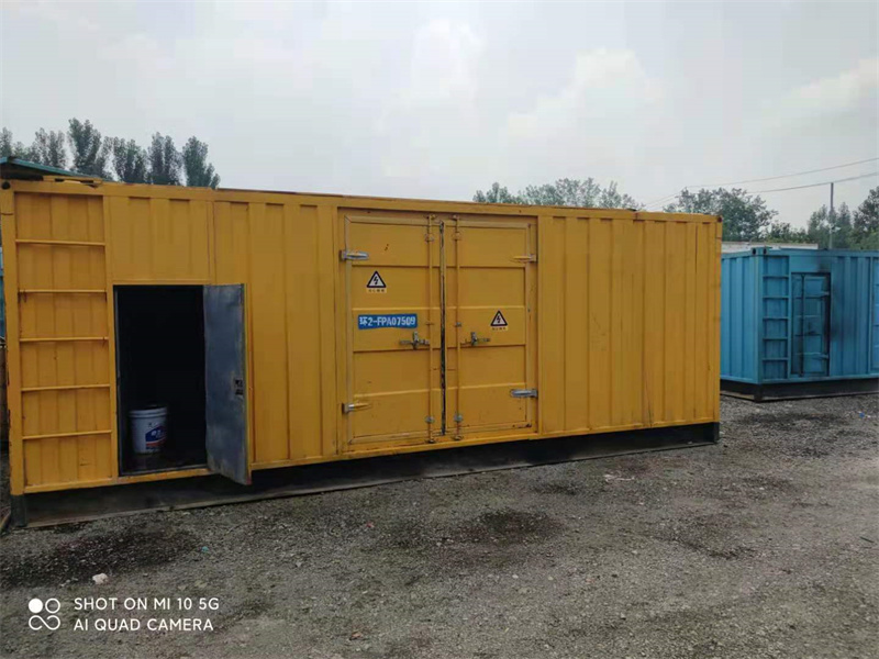 两当200KW柴油发电机组需要配备什么型号的电缆线？