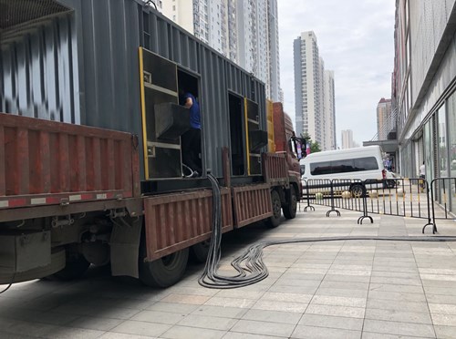 两当冷却液不足的情况下如何检查柴油发电机组？