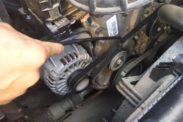 两当转速传感器的工作原理是什么？