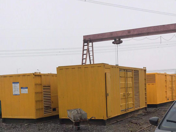 两当100kw柴油发电机组每小时油耗？