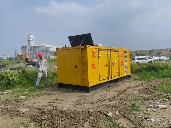 两当200KW柴油发电机机组每小时的油耗量受哪些因素影响？